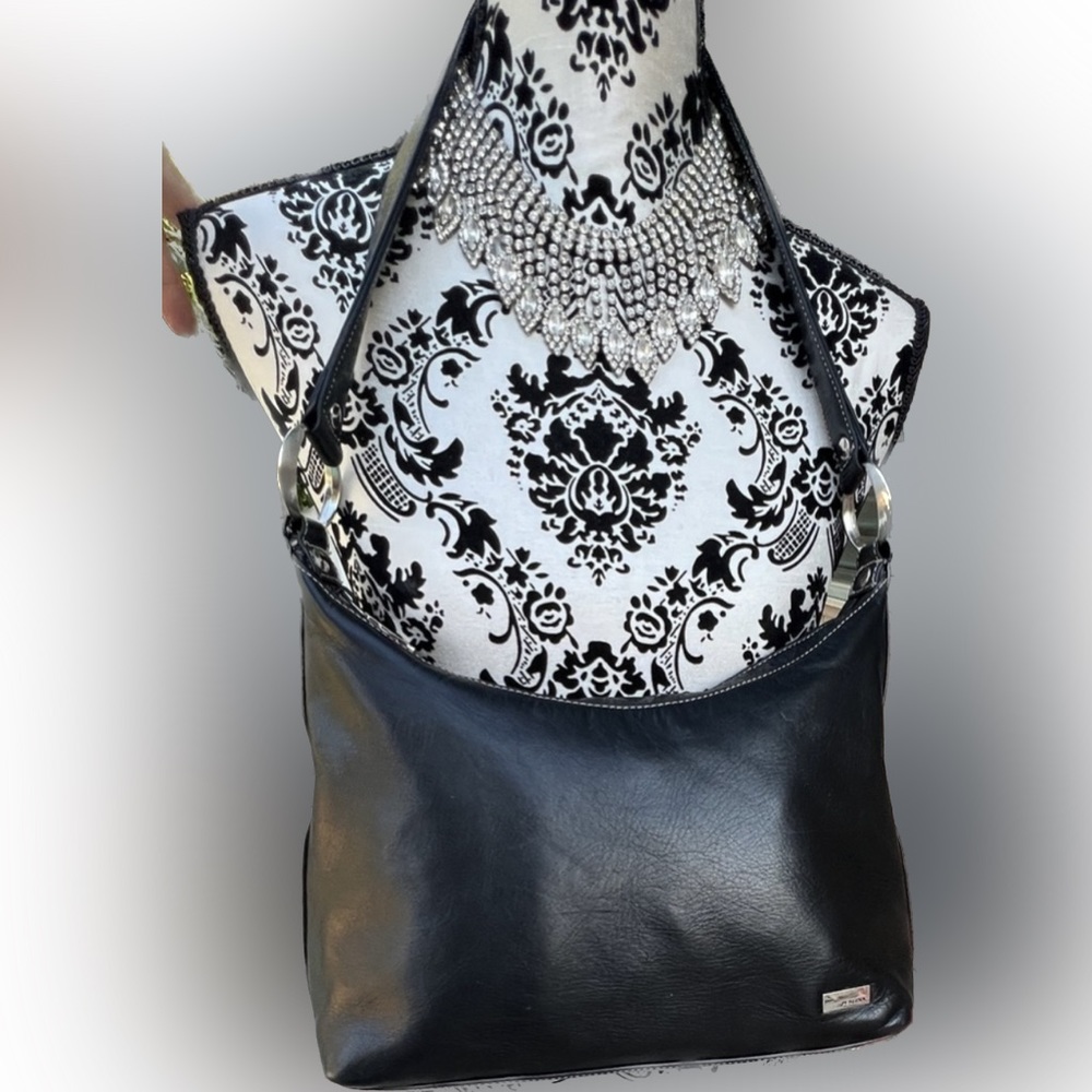 Perlina Black Leather Shoulder Handbag
